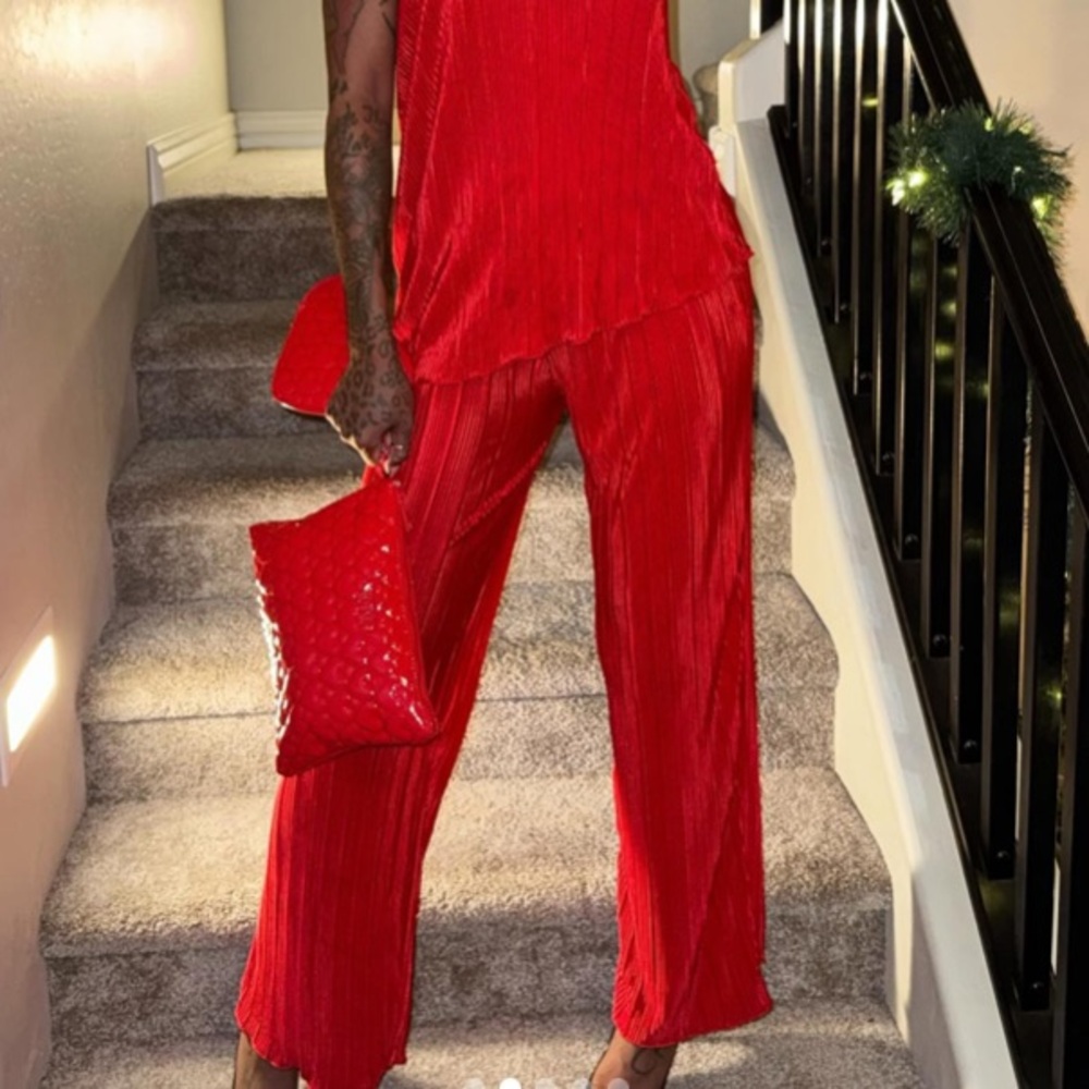 Red Pants - Picture 4 of 5